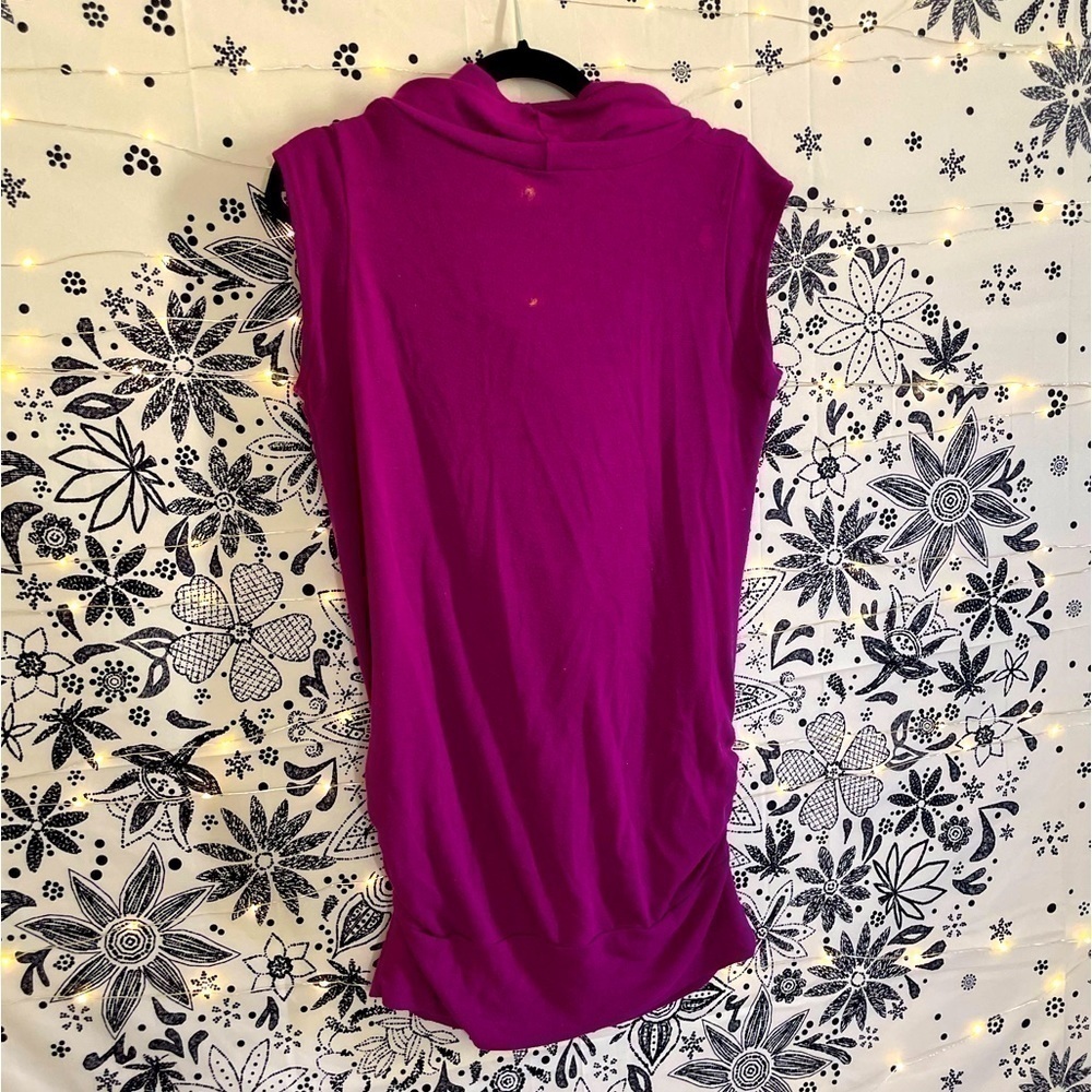Purple cowl neck sleeveless top, cool eclectic pattern / print on front. - Picture 2 of 9